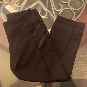 Lululemon black crops